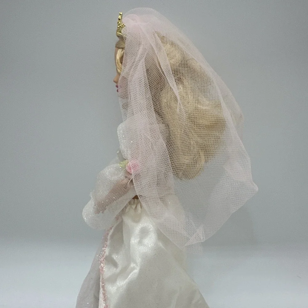Barbie 12 Dancing Princesses Genevieve Gets Married Wedding Doll Original Shoes